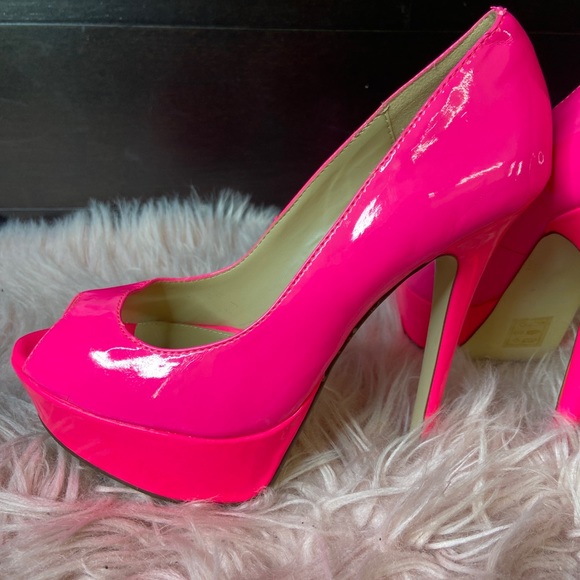 Aldo neon pink high heel - Picture 2 of 5